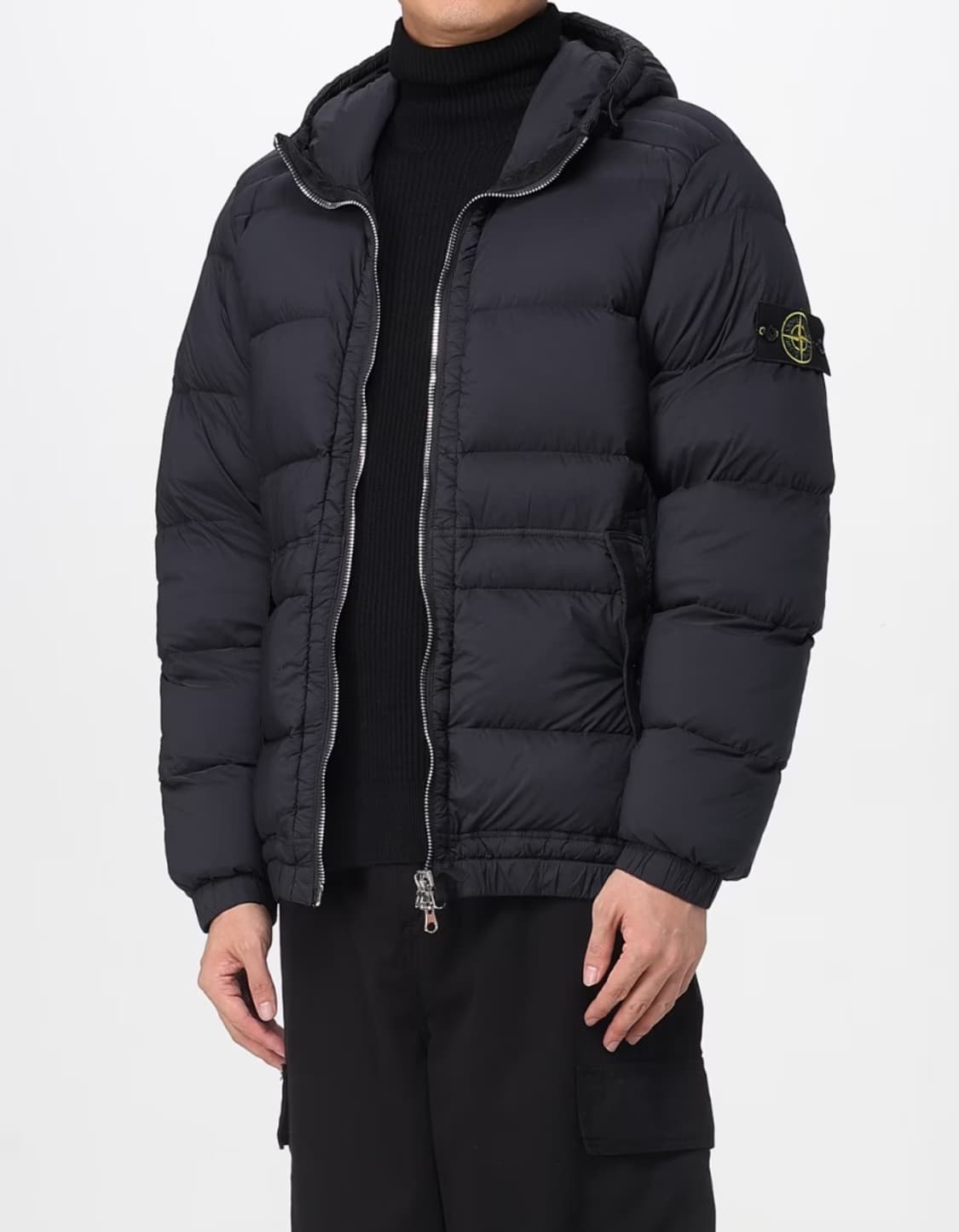 스톤아일랜드 25FW 심리스 터널 다운 패딩 블랙 XL 상품이미지1