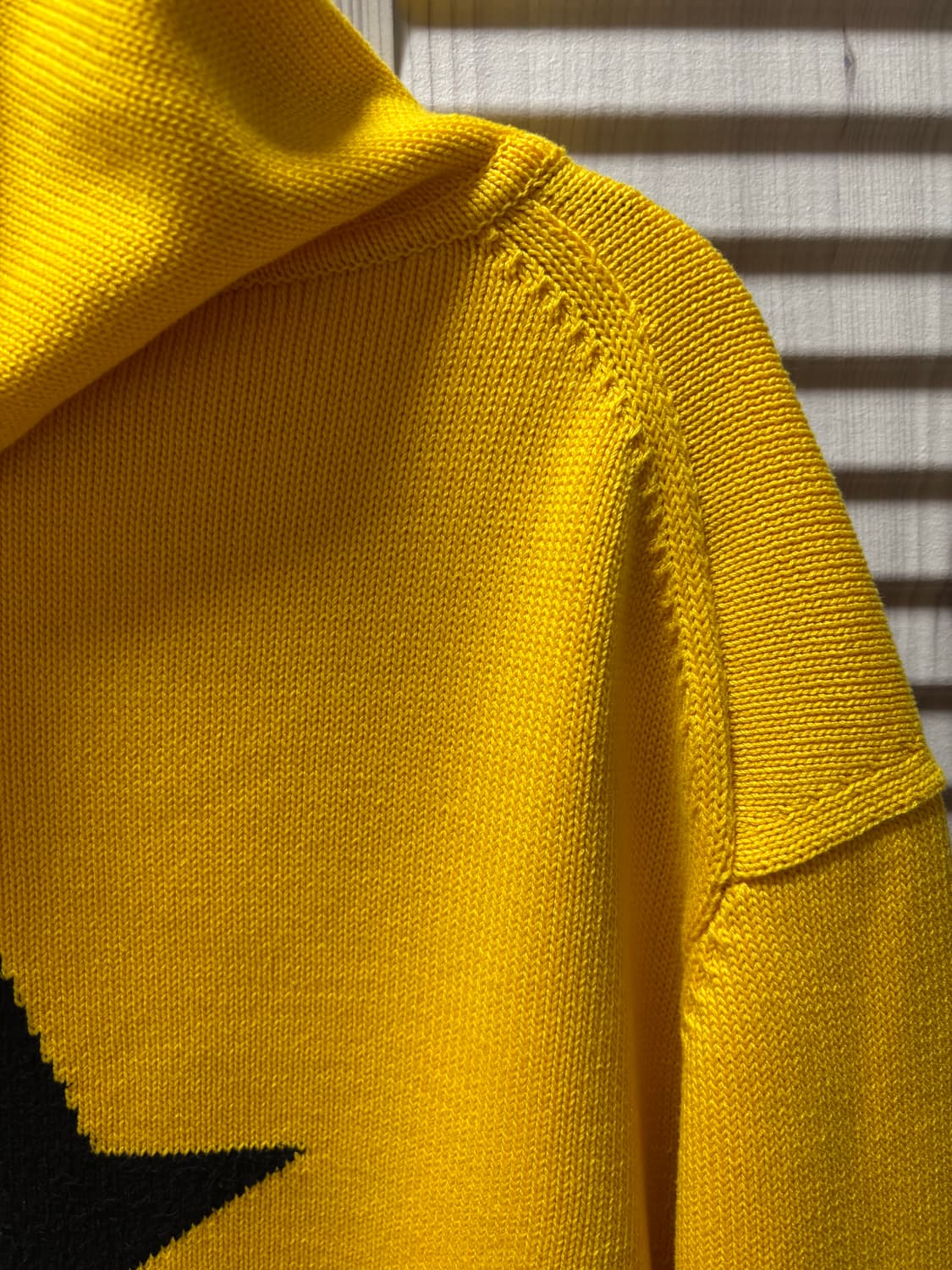 코스 예보아 콜라보 니트 후디 상품이미지5