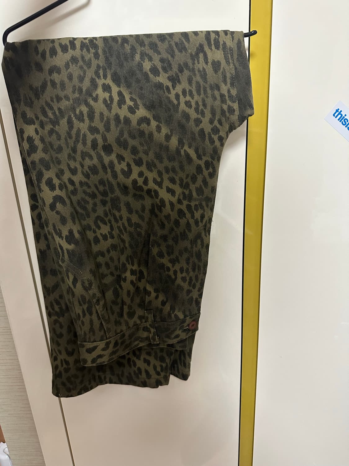 2사이즈 새상품급 이알에스코 레오파드 배기 팬츠 카키 상품이미지3