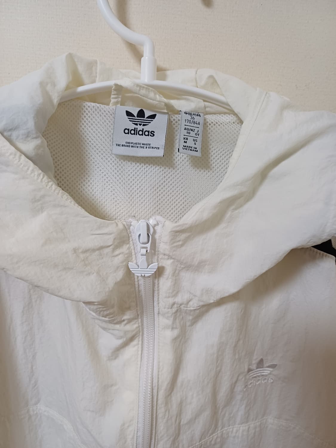 아디다스 빅로고 크롭 우븐 바람막이 상품이미지2