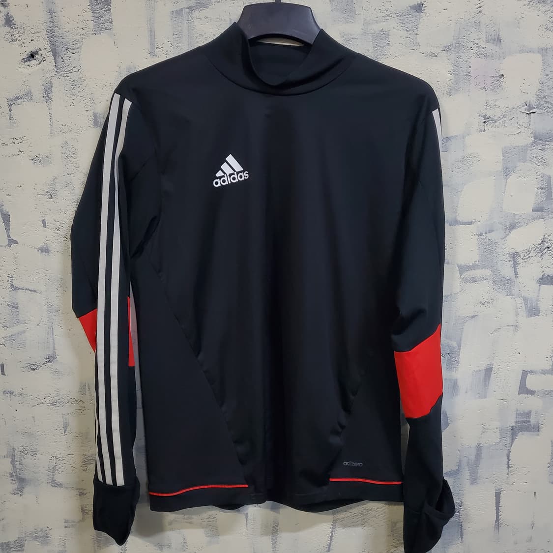 아디다스 블랙/레드 긴팔 기능성 트랙탑 긴팔티  상품이미지1