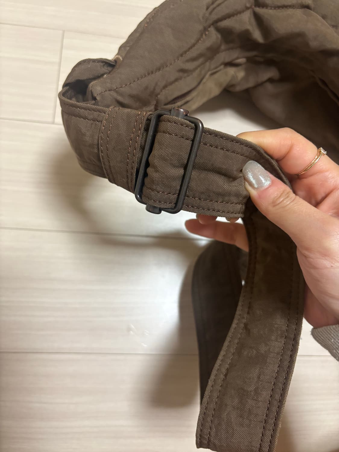 르메르 게임백 코비차브라운(스몰) 판매합니다 상품이미지7