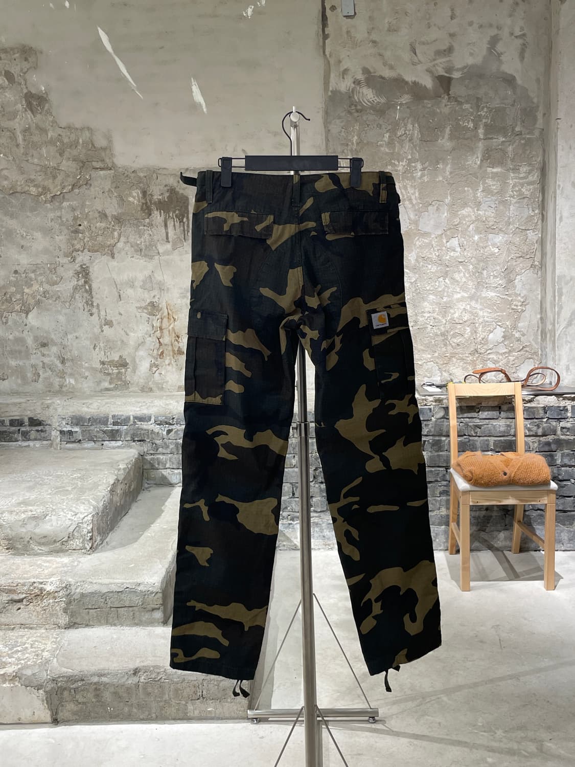 칼하트 wip 카모 에비에이션 카고 팬츠 상품이미지6