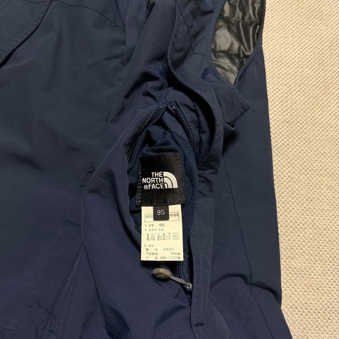 노스페이스 리버시블 경량 패딩조끼 상품이미지3