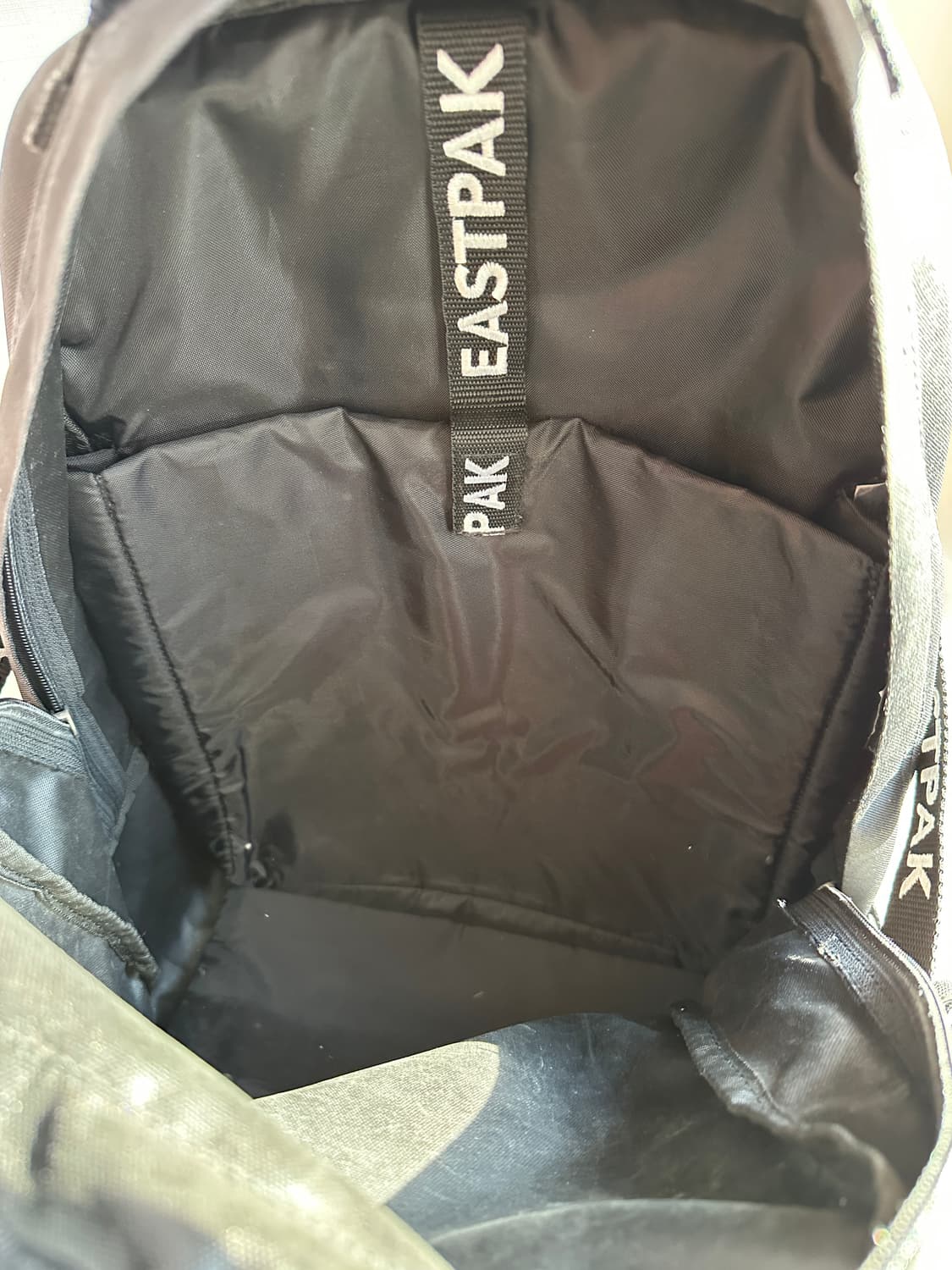 이스트팩 프로바이더 75W 웹드 백팩 블랙 상품이미지9