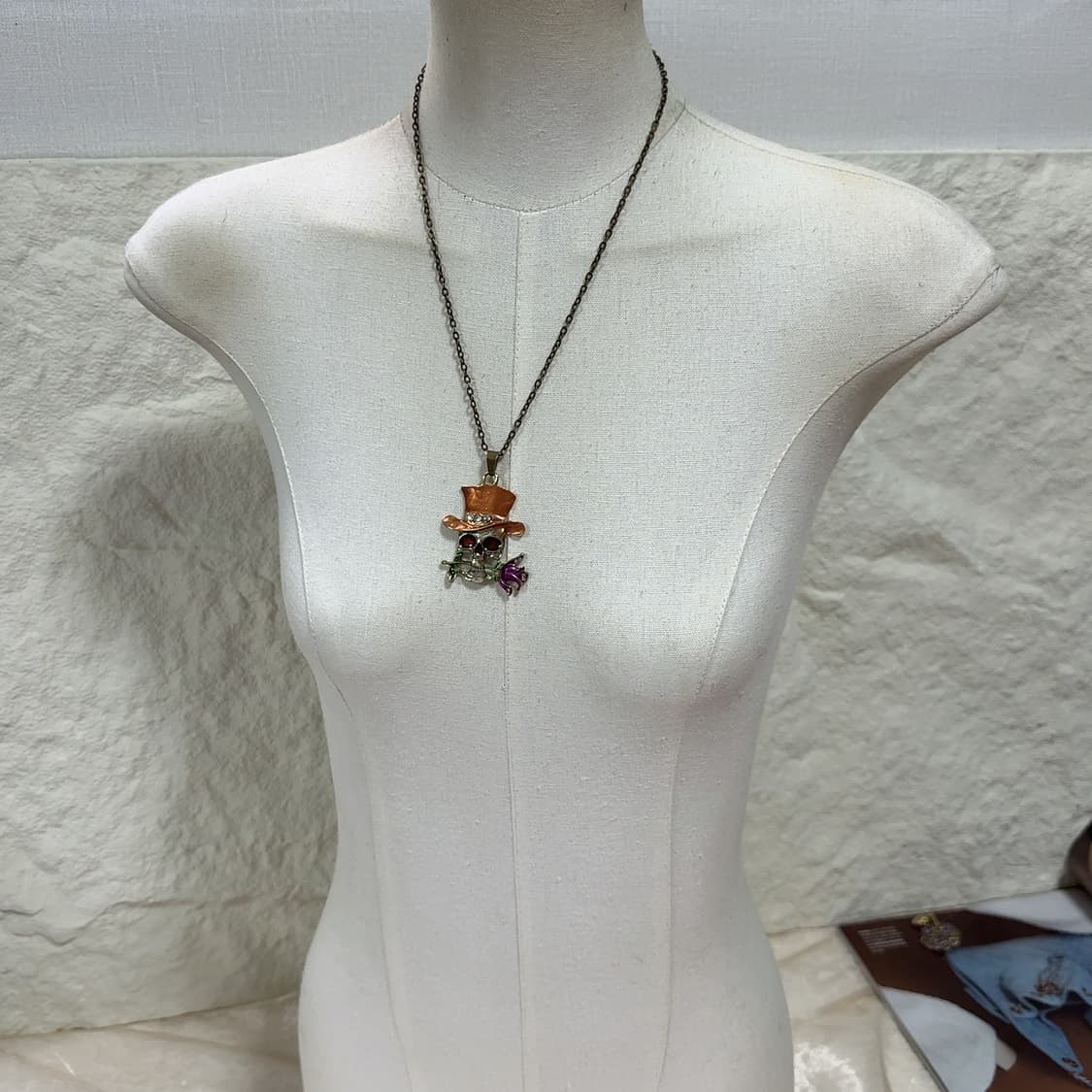 빈티지 에나멜 황동 해골 목걸이 상품이미지1