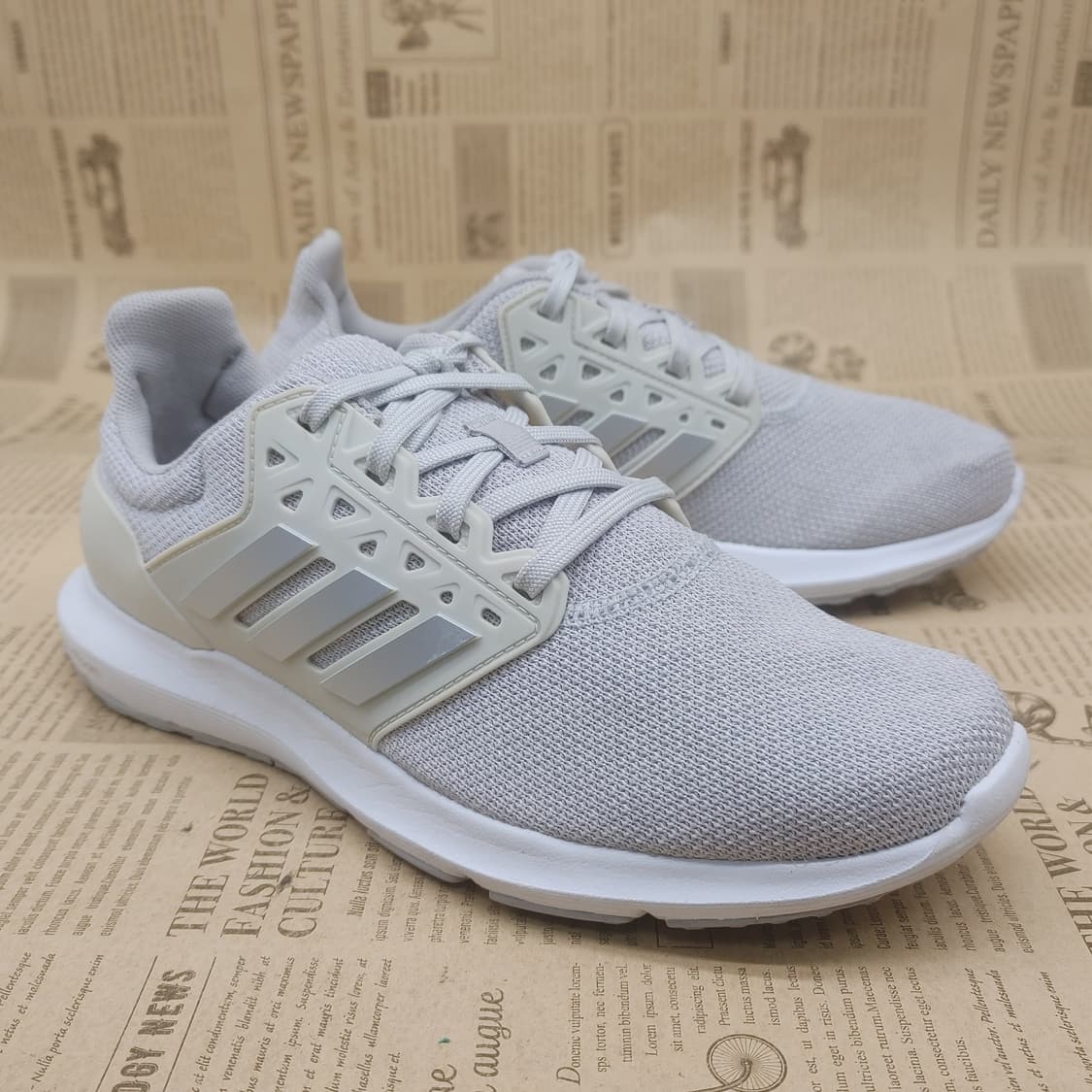 아디다스 솔릭스 여성운동화240 상품이미지1