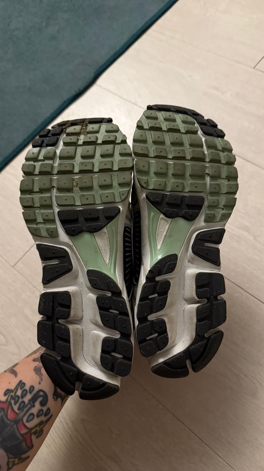 나이키 줌보메로5 275 상품이미지4