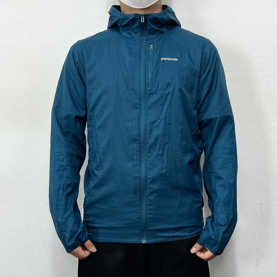 파타고니아 로고 후디니 바람막이 상품이미지1