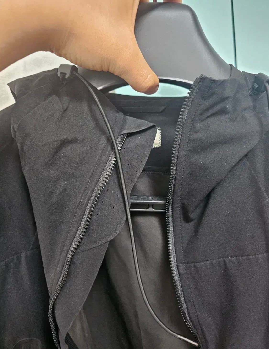 CP컴퍼니 블랙 후드 나일론 자켓 상품이미지5