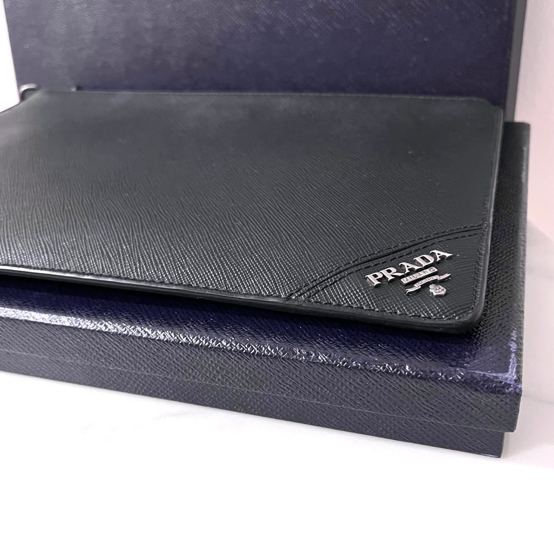 [A급/정품] 프라다 로고 클러치 백 블랙 상품이미지8
