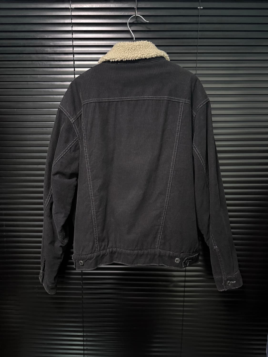 리바이스 70520 골덴 코듀로이 블랙 양털 아이보리 쉐르파 트러커 M 상품이미지4