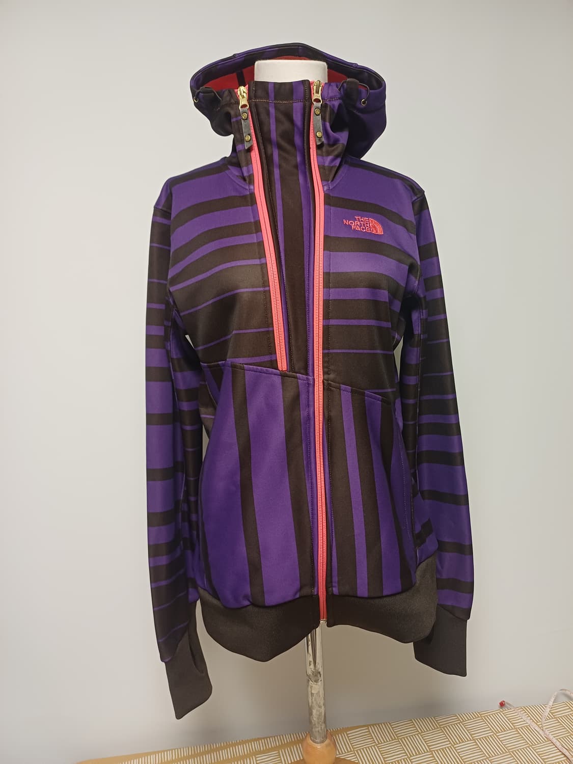 노스페이스 테크웨어 비대칭 지퍼 썸홀 후드 자켓 (여성 M) 상품이미지1