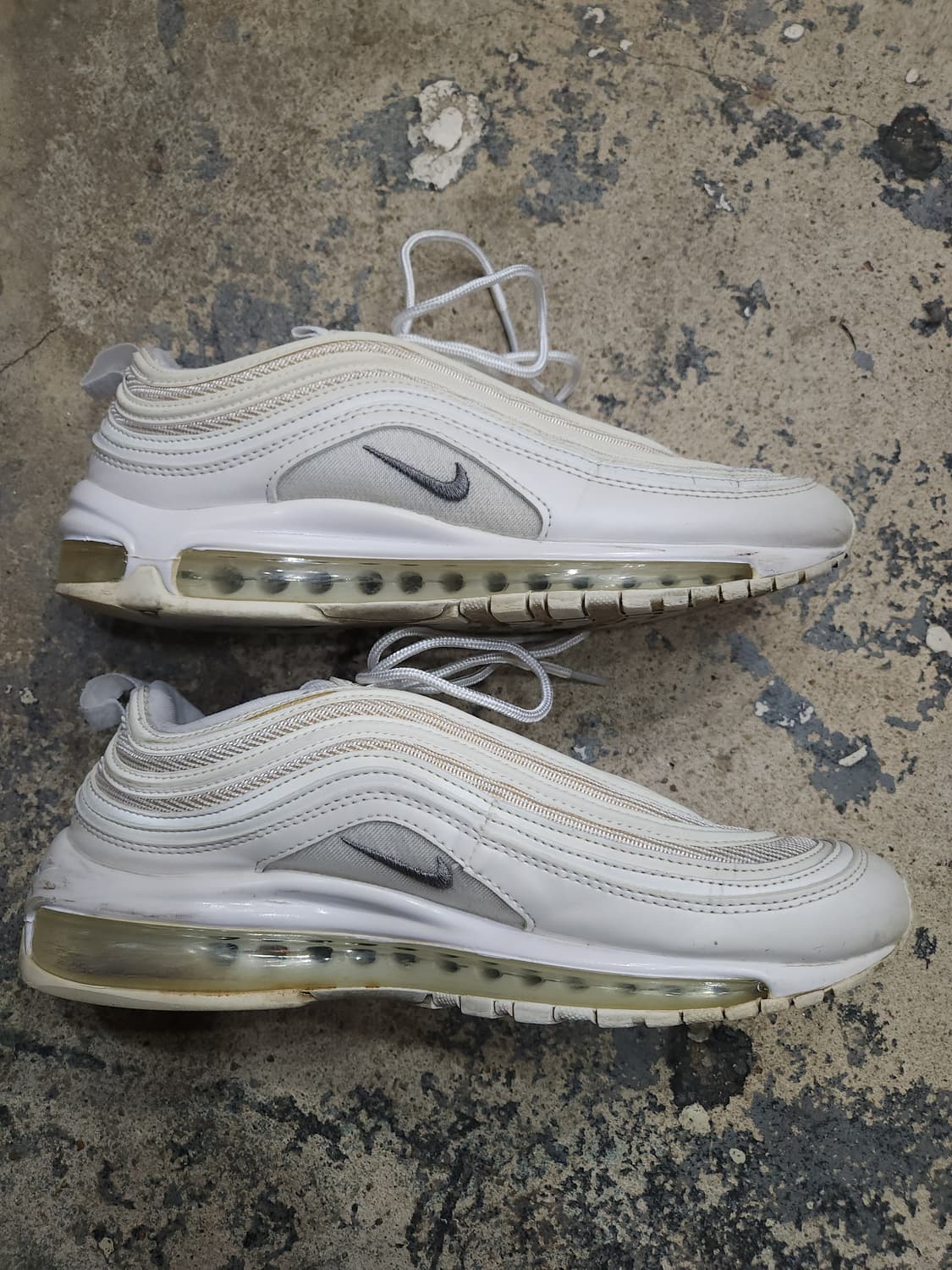 나이키 에어맥스 97 트리플화이트 260mm

 상품이미지3