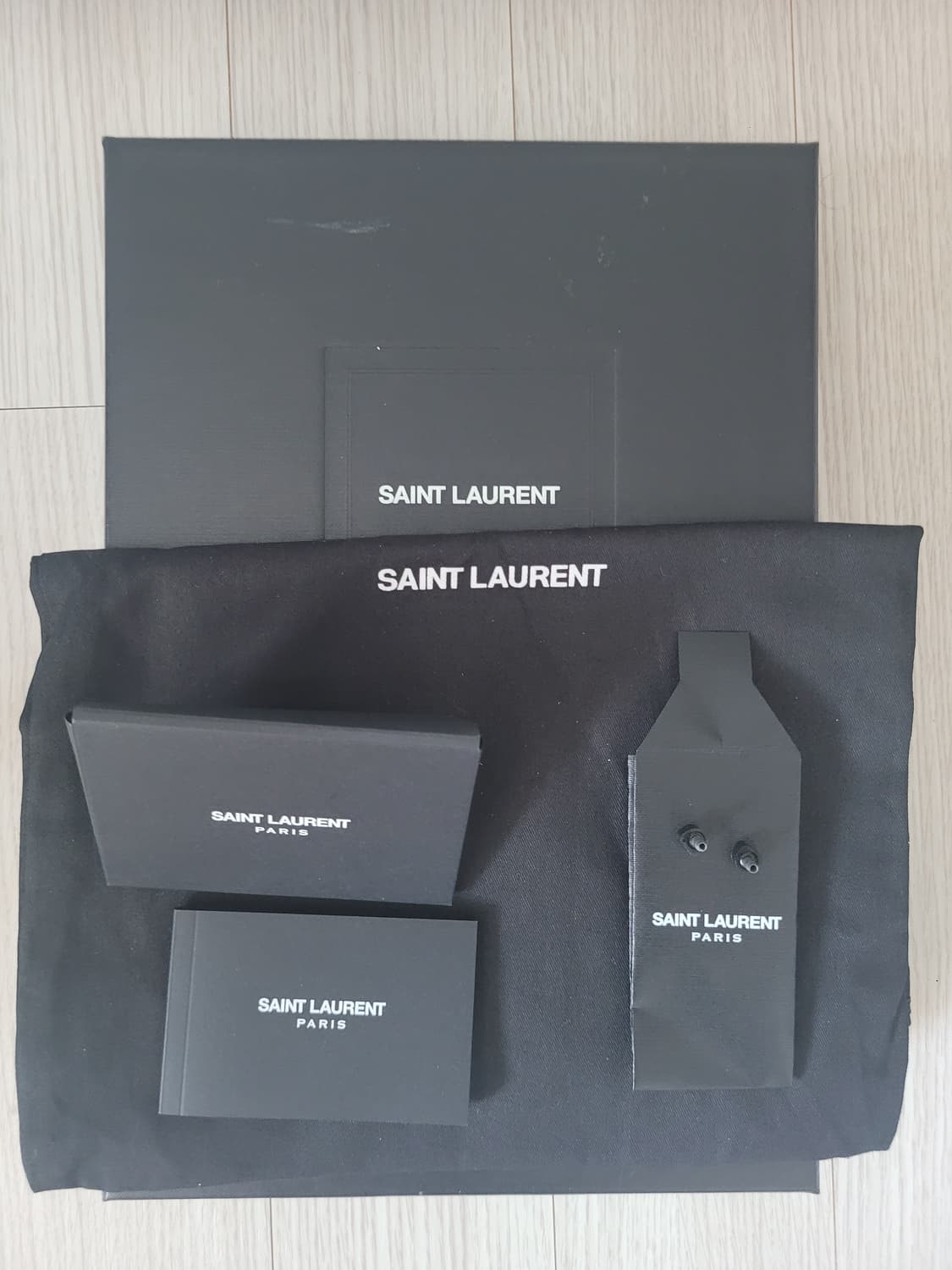 생로랑 ZOE105 페이턴트 블랙 35.5 사이즈 판매합니다. 상품이미지10