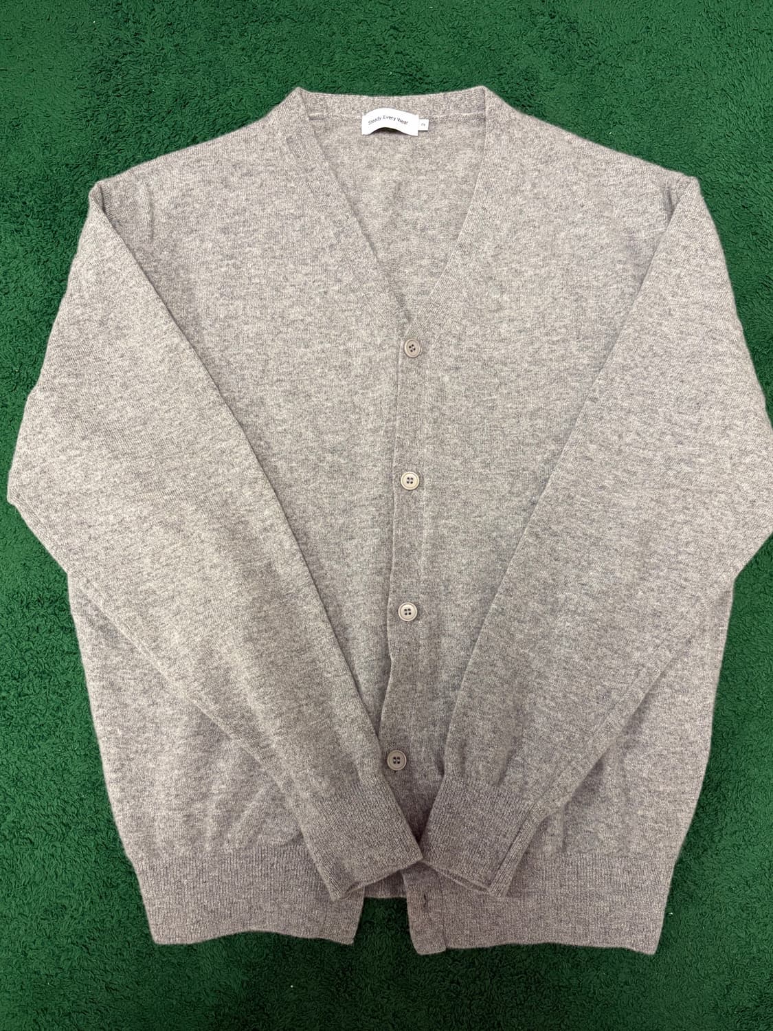 새상품급 2) 스테디에브리웨어 울캐시미어 가디건 그레이 상품이미지2