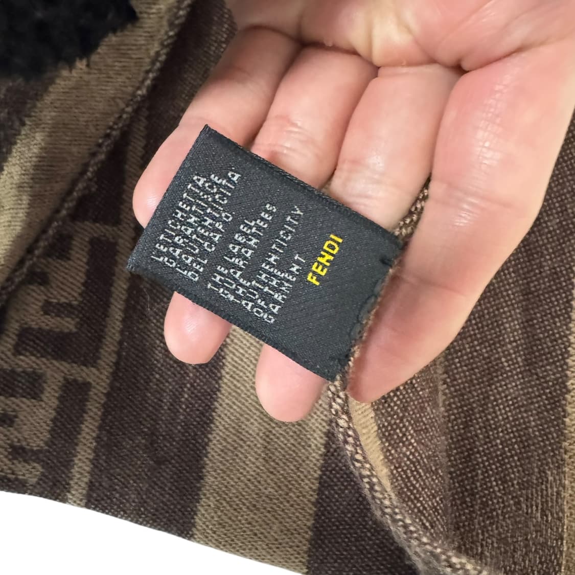 정품 펜디 쥬카 브라운 머플러 상품이미지4