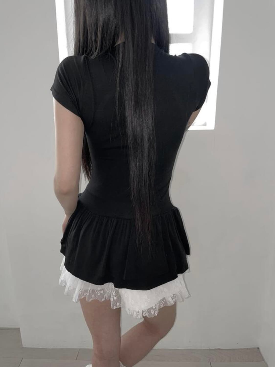 디에어타운 아워캐비넷 프릴 원피스 반팔 (1번 시착)(free) 상품이미지2