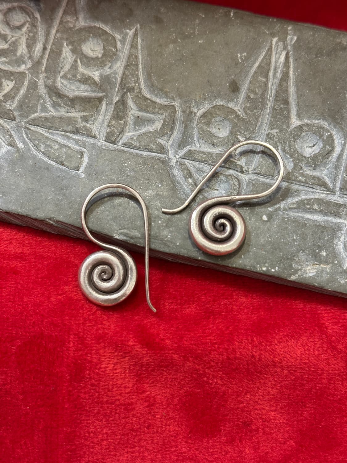 Karen Silver Spiral Wire Hook Earring— M 상품이미지2