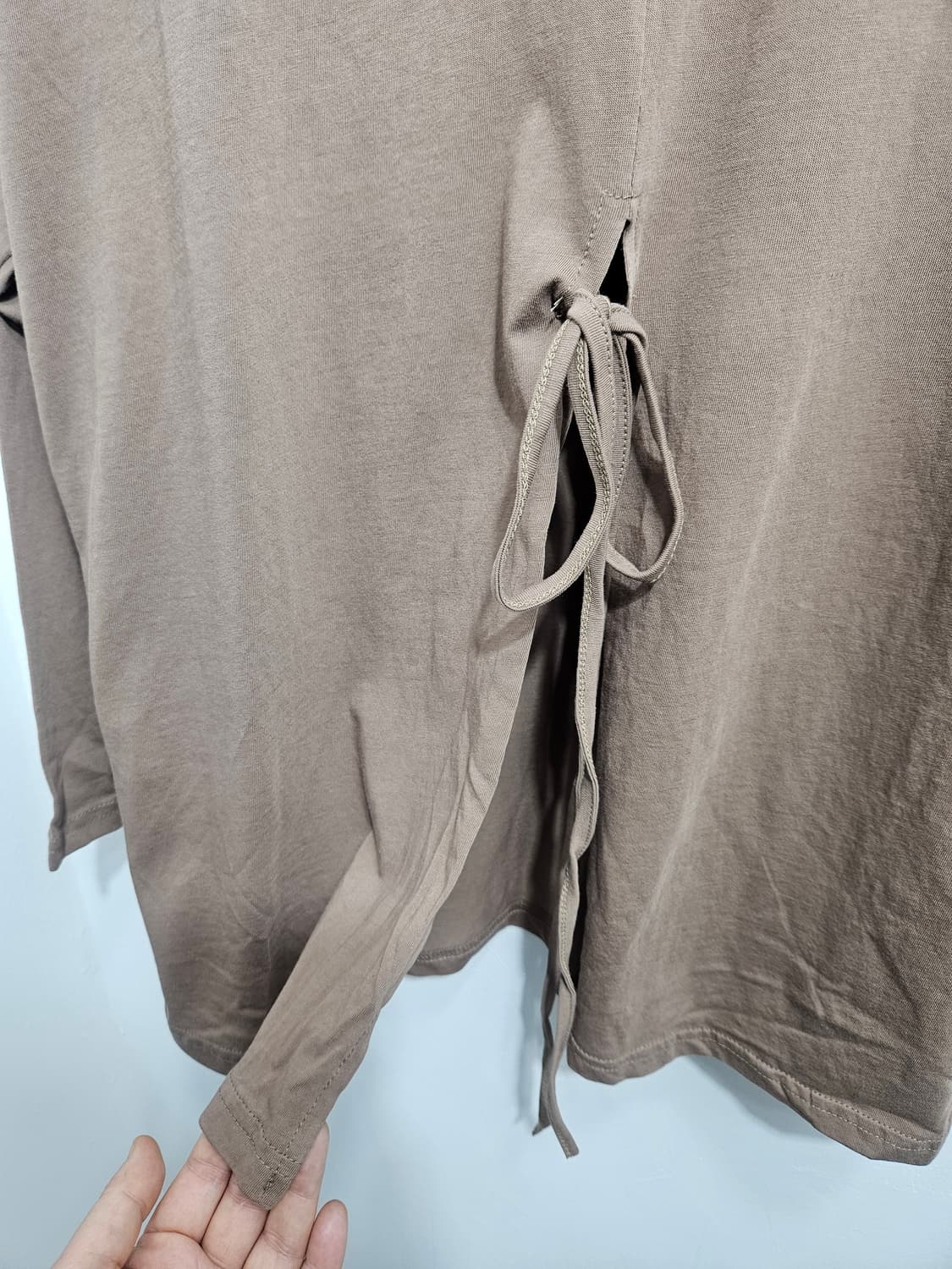 뒷트임 끈조절 긴팔 티셔츠 상품이미지9