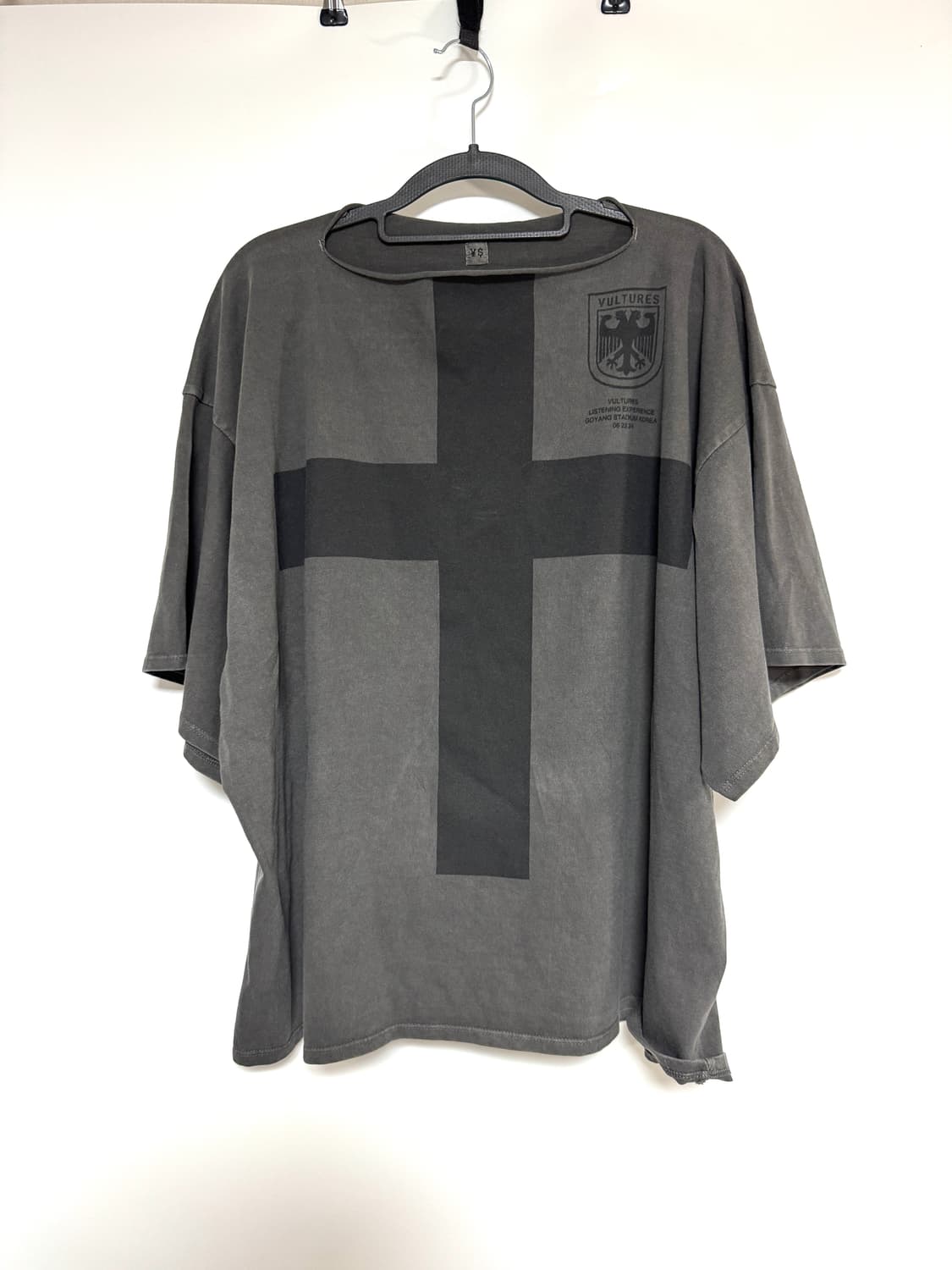 한정판 칸예 VULTURES 고양 크로스 반팔티 100-105 새상품 상품이미지1