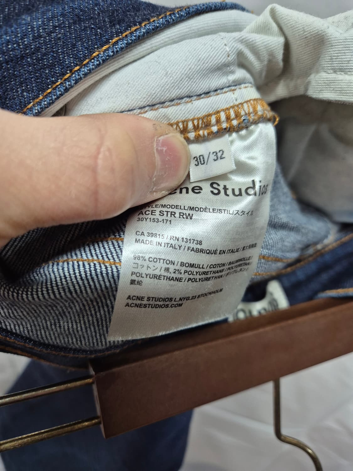 아크네 여성 슬림핏 청바지 상품이미지3