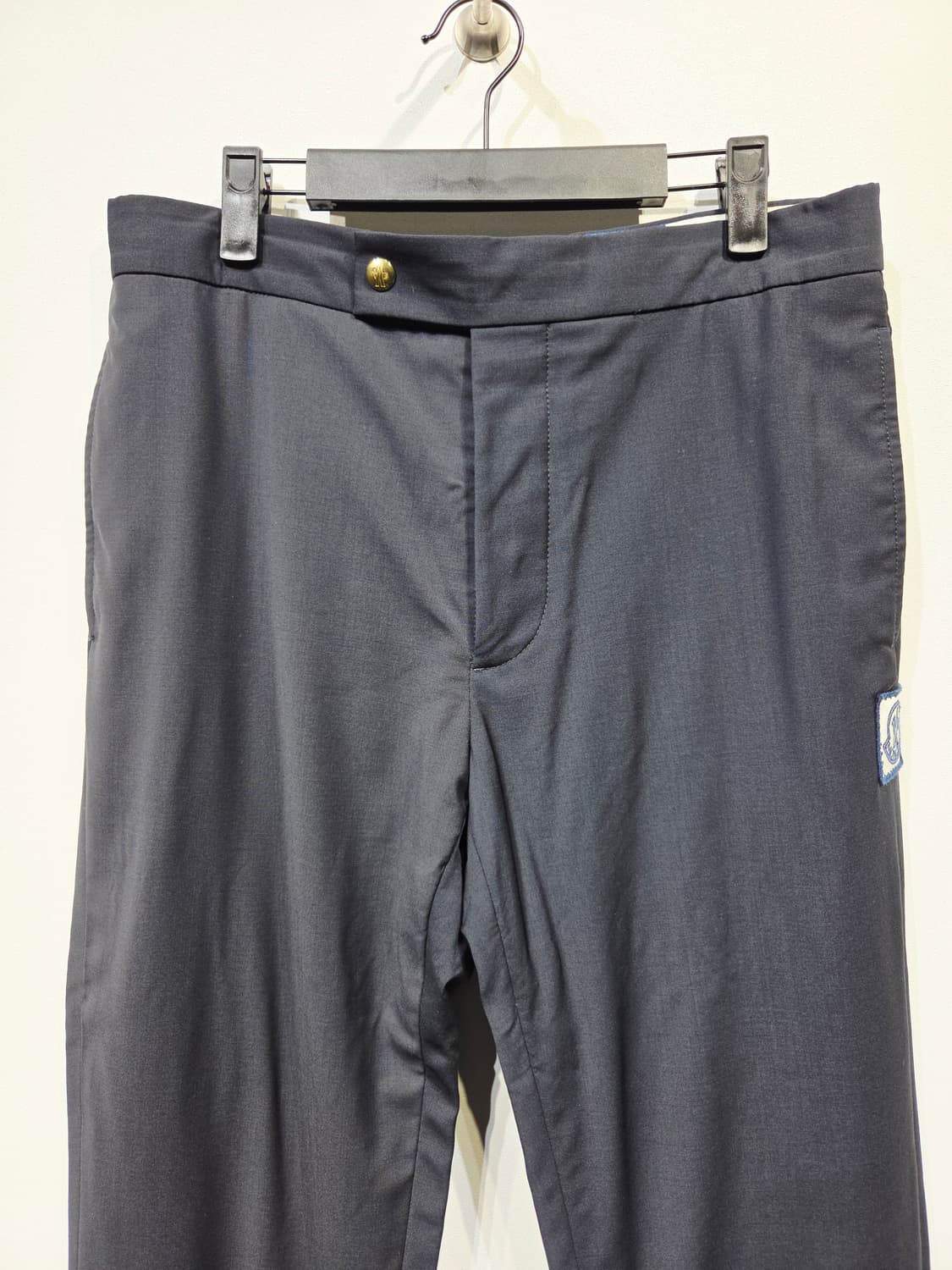 몽클레어 감마블루 금장 버튼 나일론 팬츠 상품이미지3