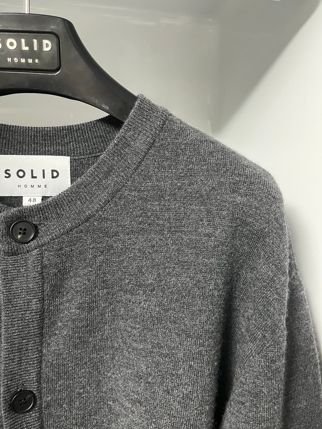 솔리드옴므 25fw 그레이 라운드넥 가디건 48사이즈 상품이미지6