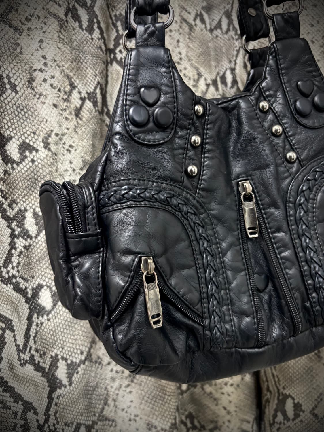 [BAG] 00‘s Rare Design Studded leather B 상품이미지10