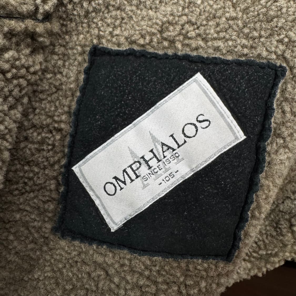 OMPHALOS 빈티지 양가죽 미디 무스탕 투포켓 포인트 블랙 상품이미지5