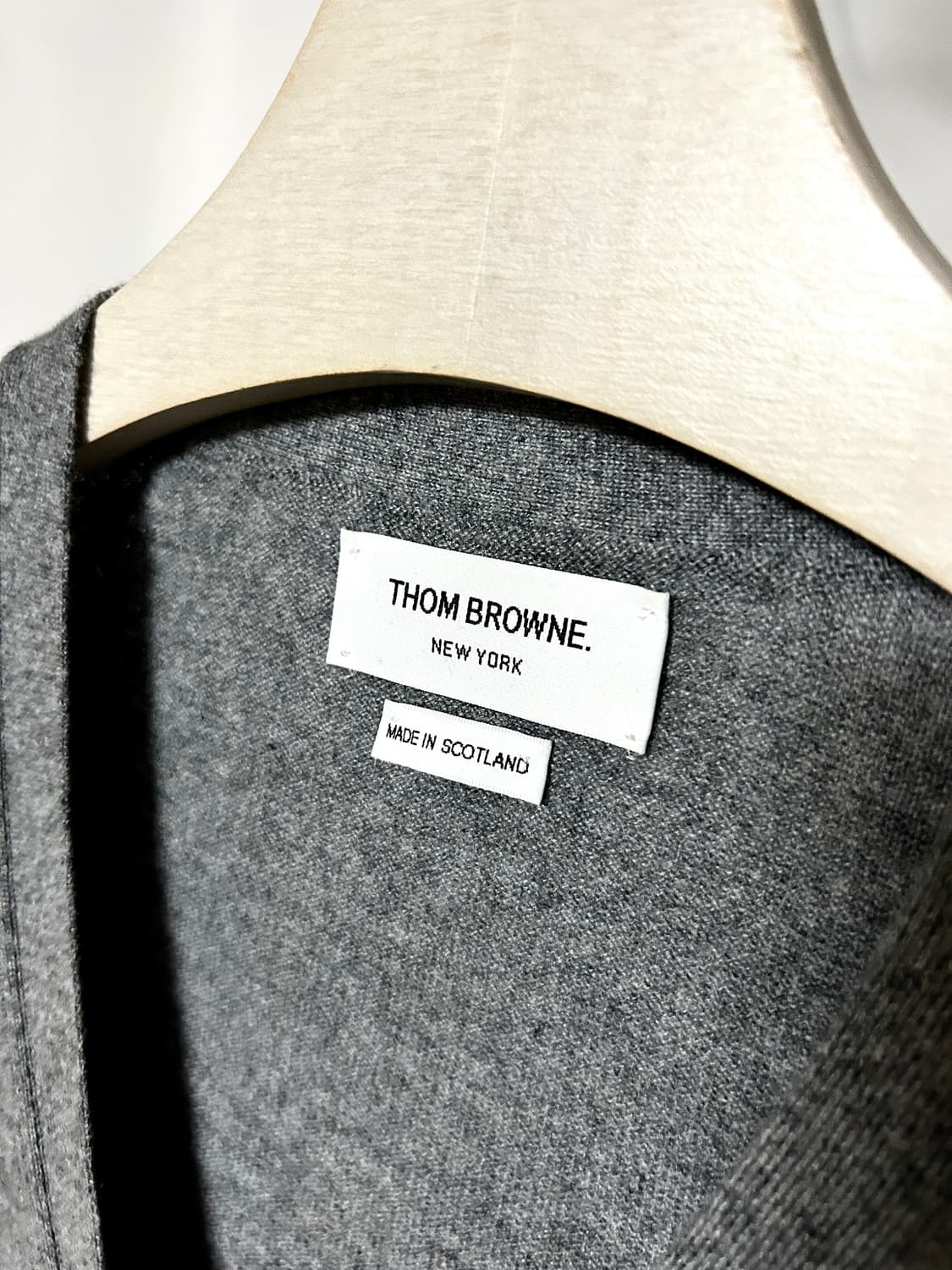 톰브라운 시그니처 캐시미어 100% 가디건 상품이미지2