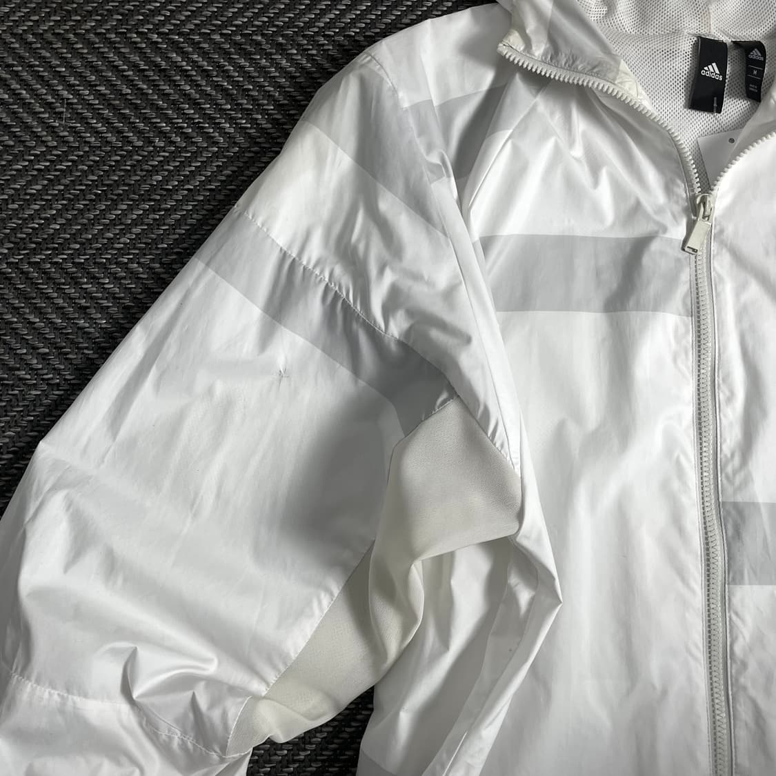 아디다스 디테일 박시핏 나일론 우븐 바람막이o 3300 상품이미지4