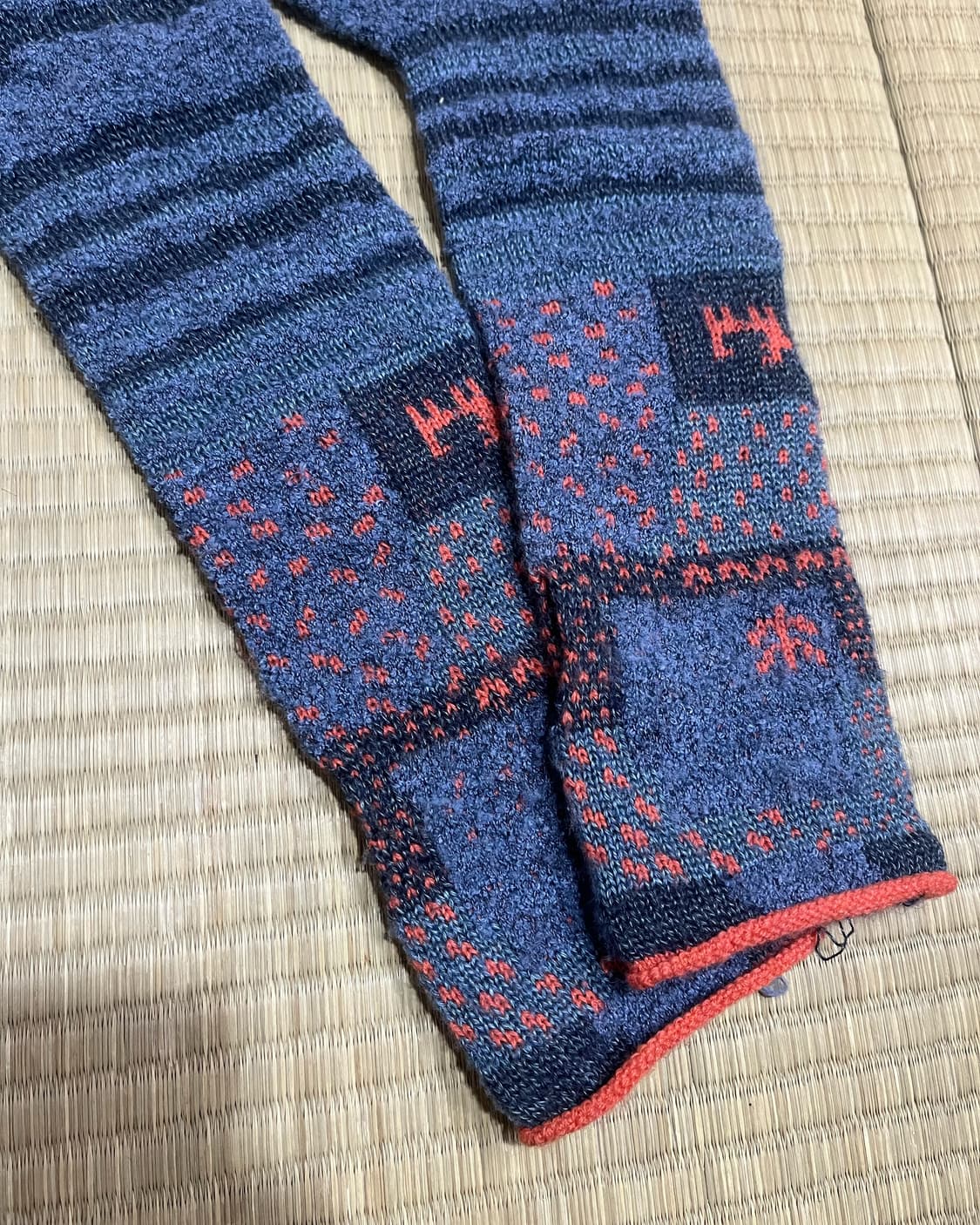 캐피탈 패턴 핸드워머 상품이미지4