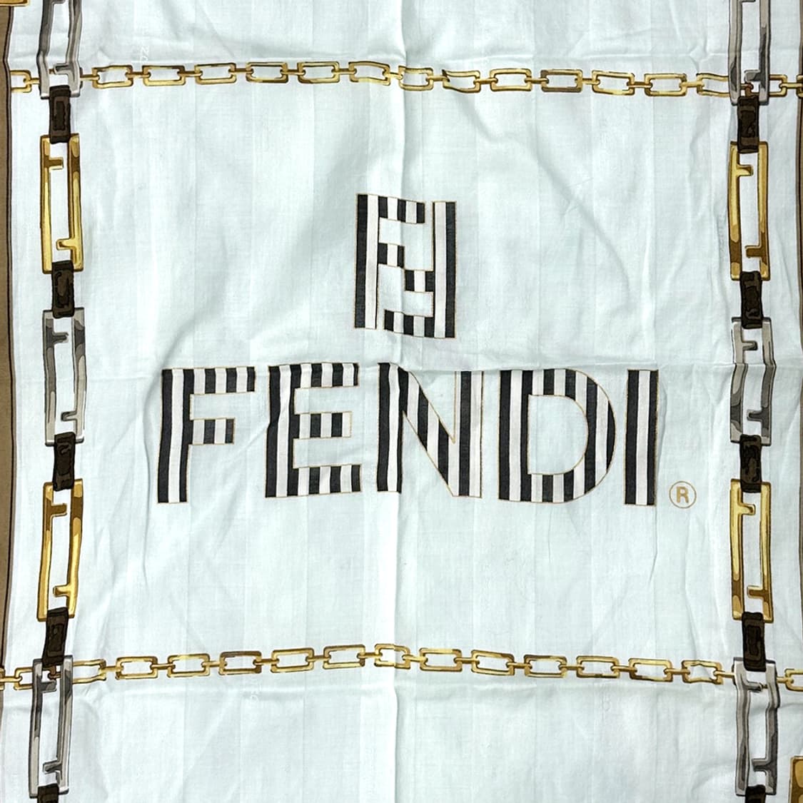 펜디 팬디 FF 로고 플레이 그래픽 프린팅 쁘띠 스카프 손수건 정품 상품이미지2