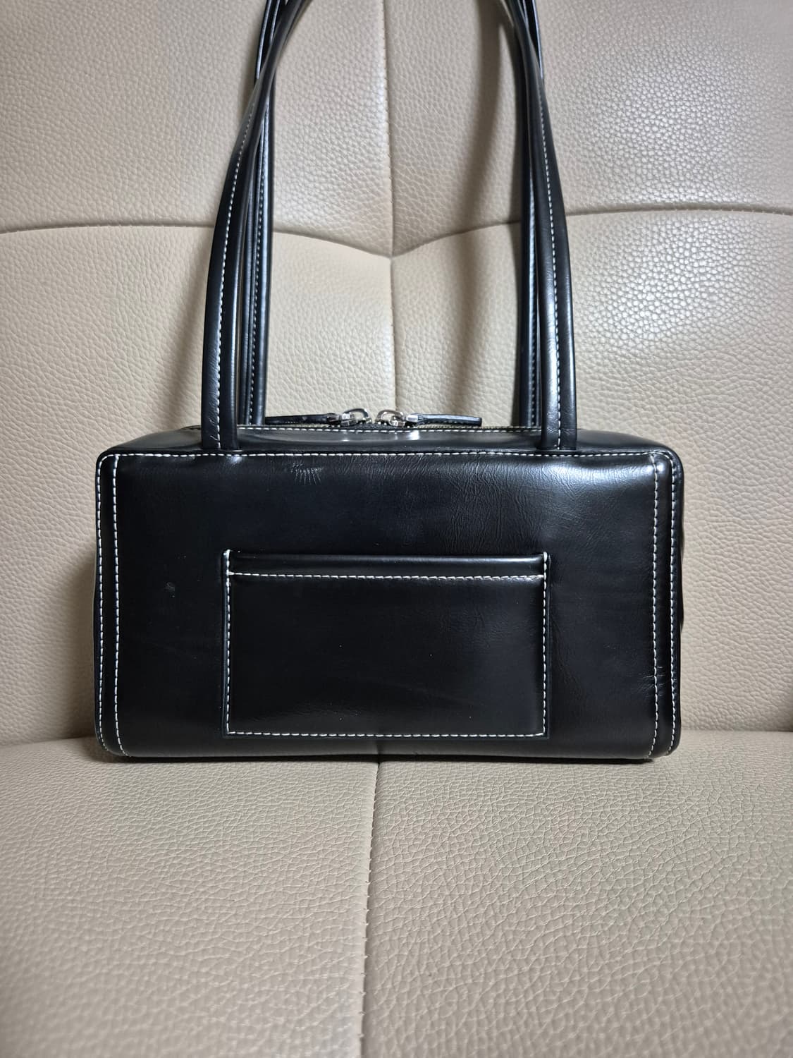 스탠드오일 포스트백  스티치 블랙 핸드백 상품이미지2