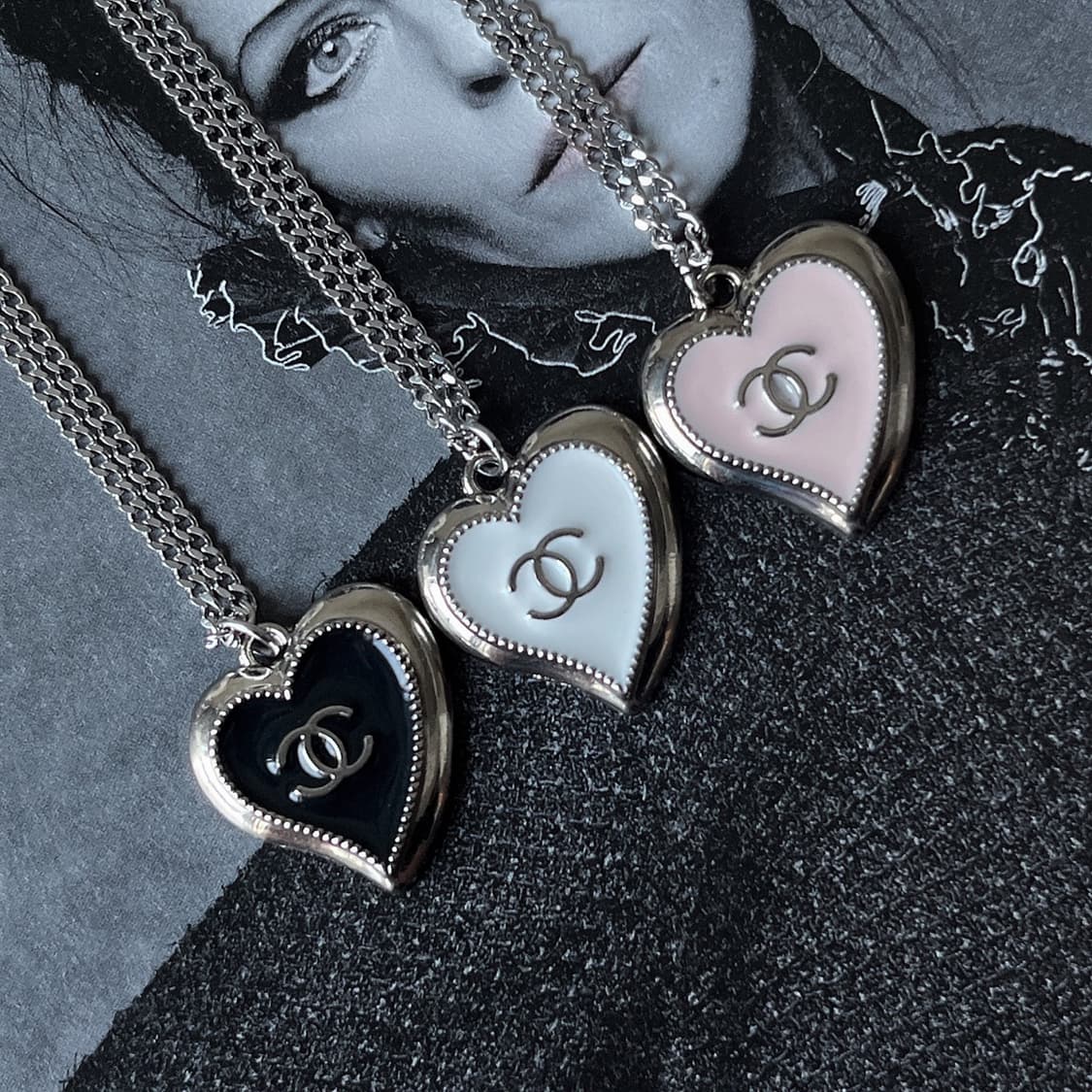 샤넬 레드벨벳 조이 하트 펜던트 업사이클링 실버 목걸이 상품이미지2