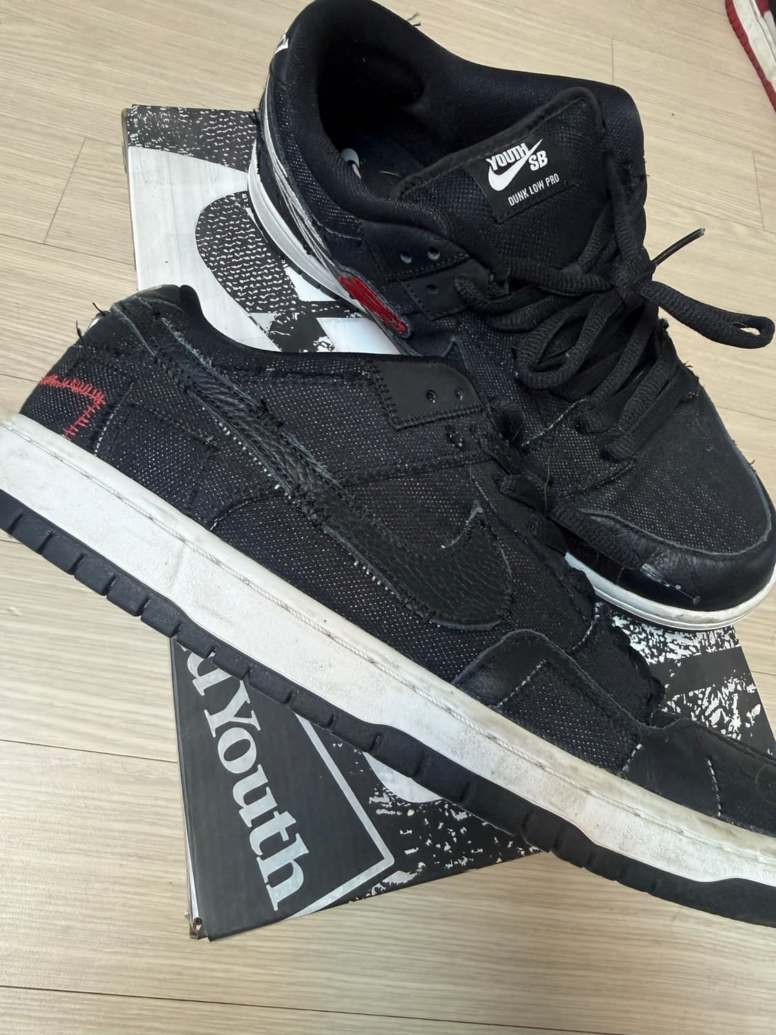 나이키 SB x VERDY - WASTED YOUTH 덩크 로우 상품이미지1