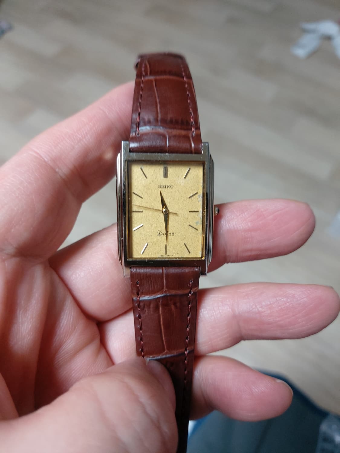 세이코 Dolce 사각 금장 가죽 시계 상품이미지1