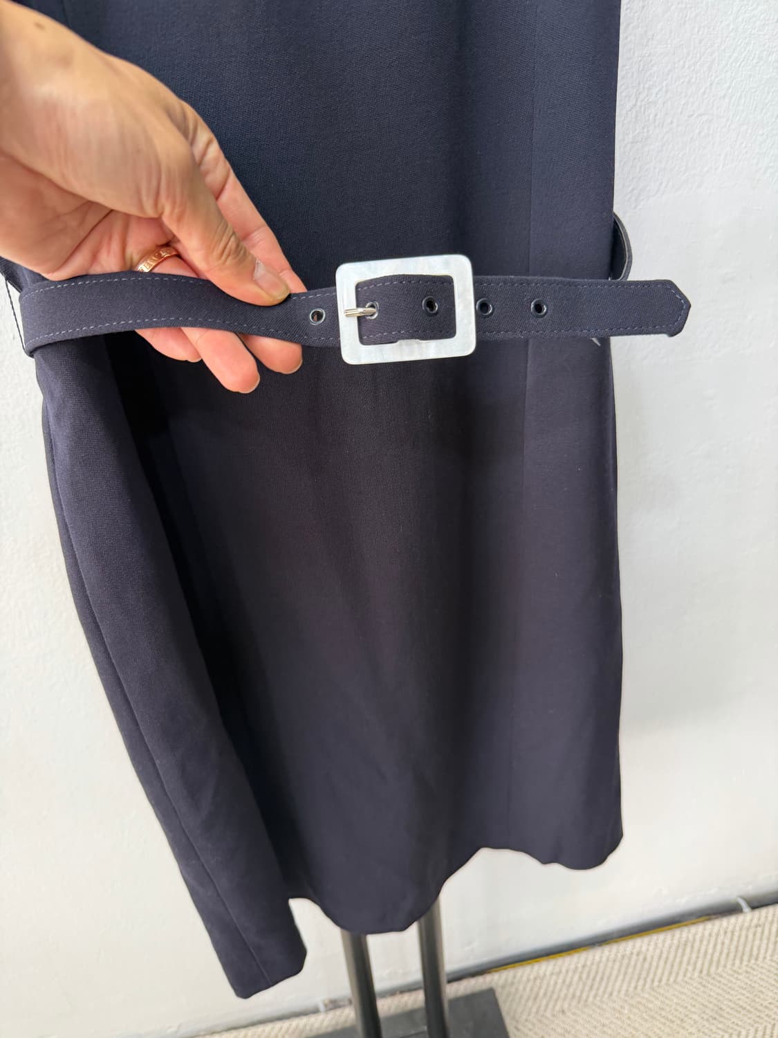 정품) 버버리 블랙 민소매 벨티드 원피스 10( 55-66) 상품이미지4