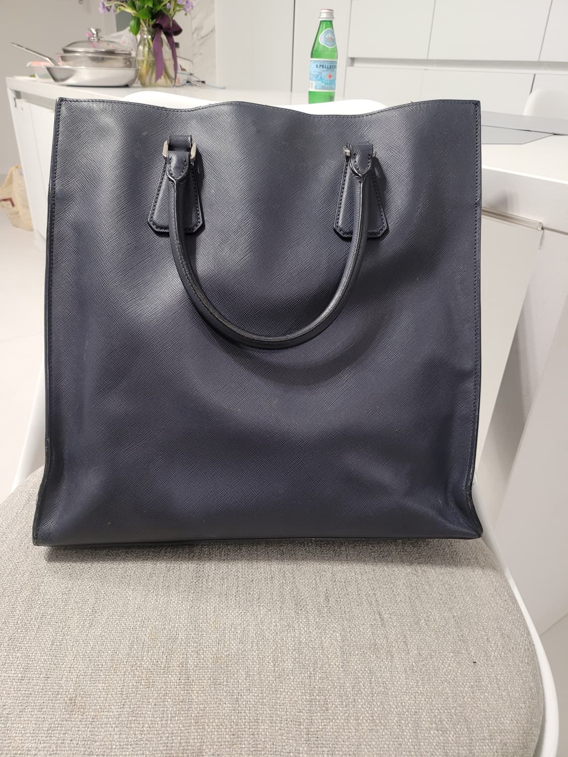 세련된 네이비 컬러 PRADA 프라다 사피아노 남성 토트백 B급 중고 상품이미지7