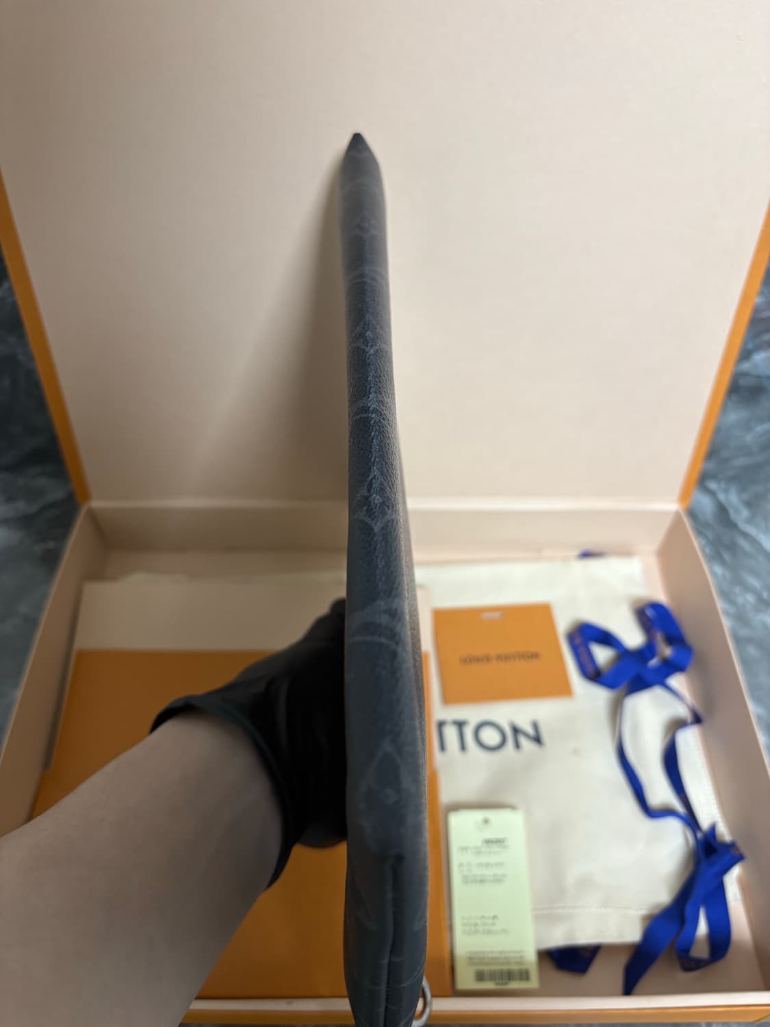 루이비통 포쉐트 아폴로 클러치 상품이미지6