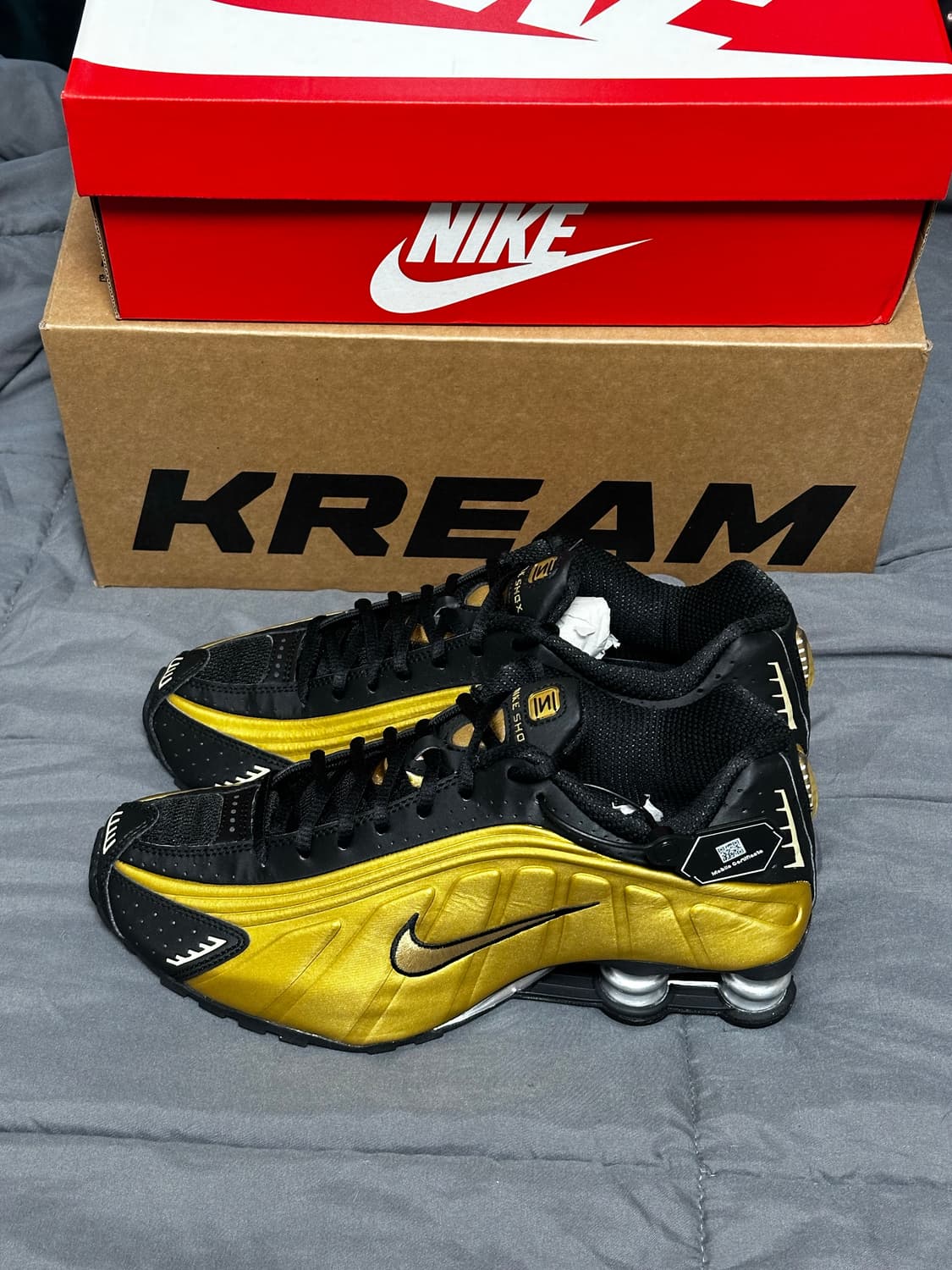 나이키 샥스 R4 블랙 앤 메탈릭 골드 (새상품) 상품이미지2