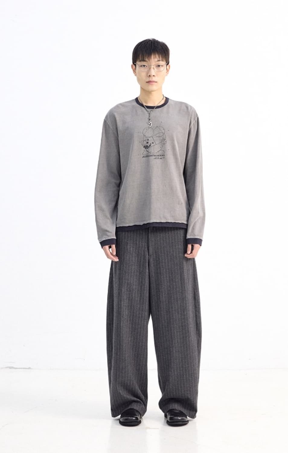 해칭룸 wide curve trousers stripe charcoal 상품이미지3