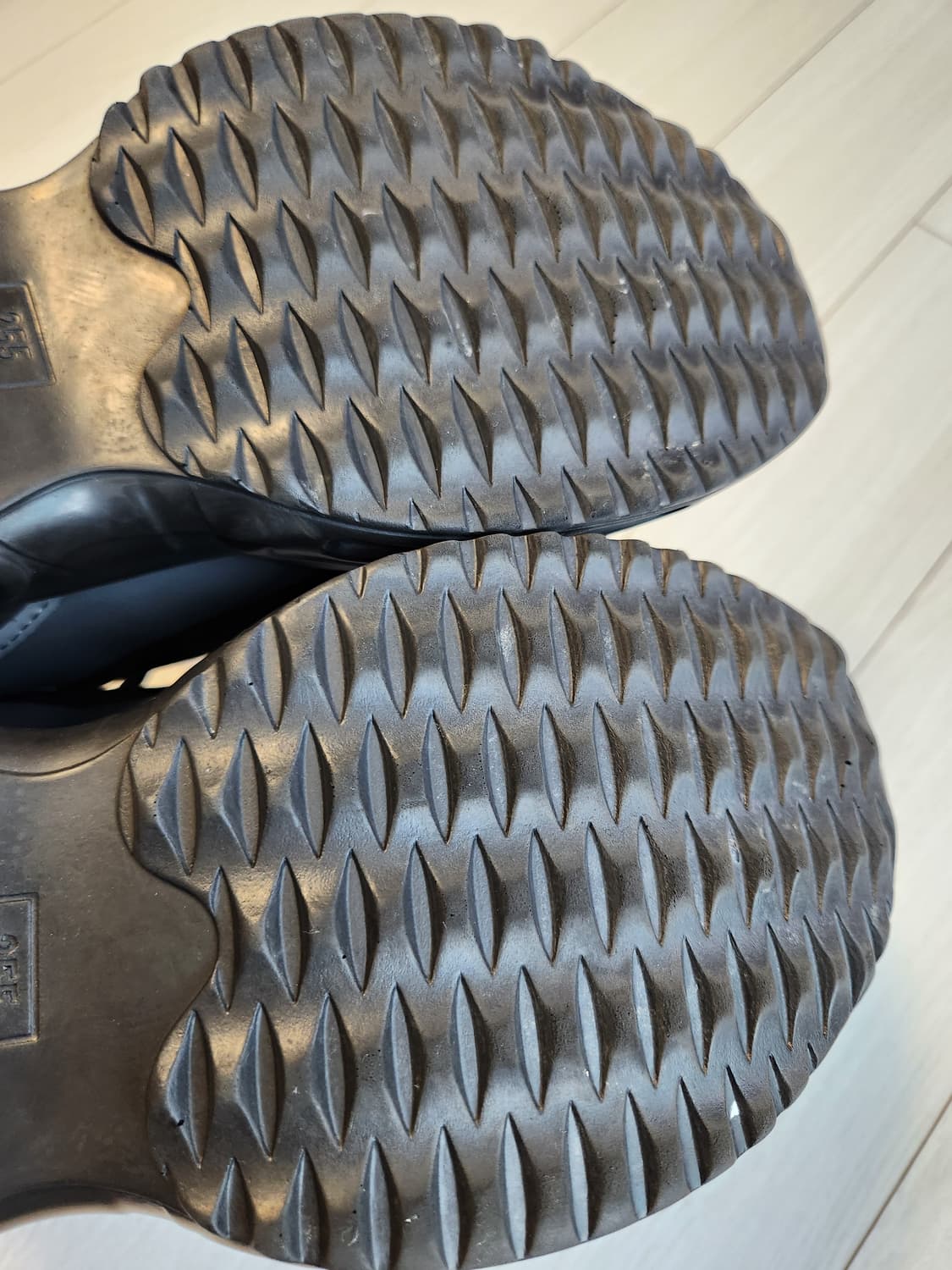 새상품급)아놀드파마 남성 에어운동화 조깅화 워킹화 헬스장 신발 

사이즈 상품이미지8