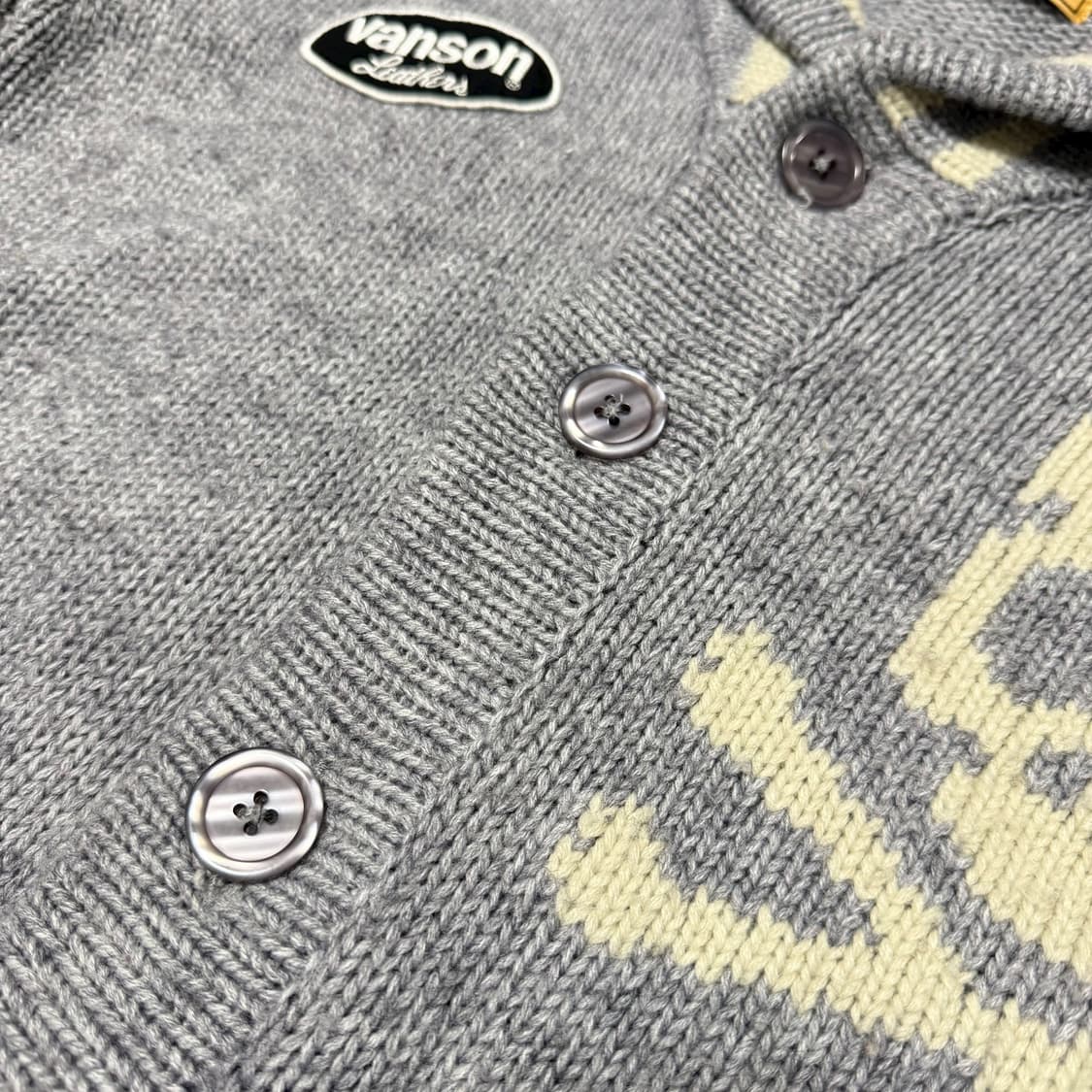 밴슨 레더 스컬 숄카라 니트 가디건 코위찬 그레이 상품이미지7