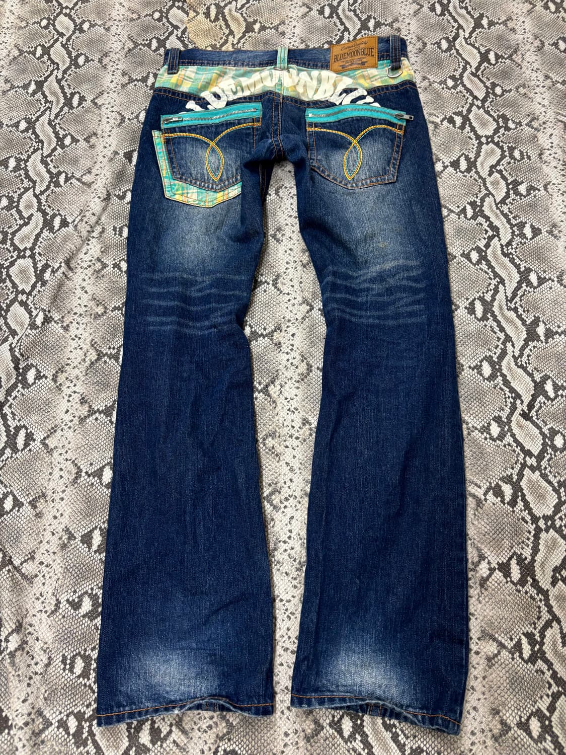 “Vintage” Kitsch Mood Back Print Pants 상품이미지1