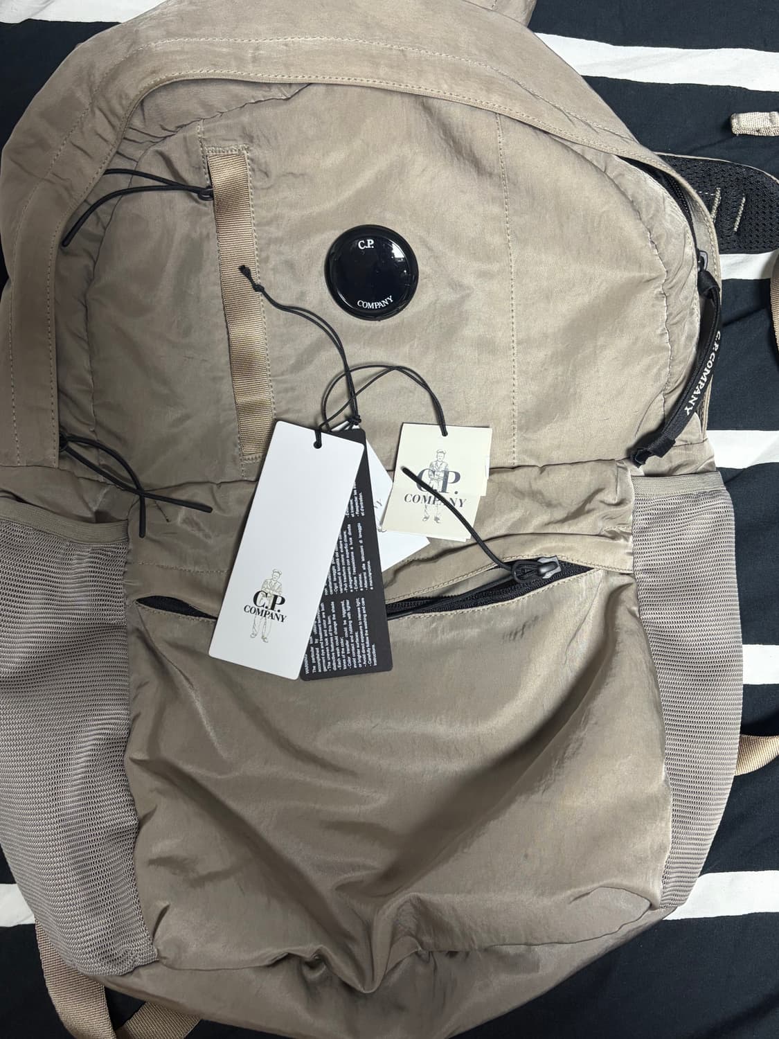 C.P. Company nylon B lens back pack 상품이미지4