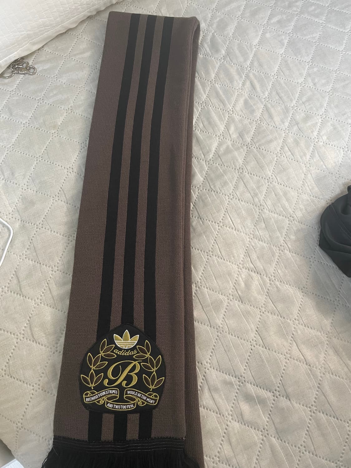 아디다스 브라운 머플러 팝니다 상품이미지1