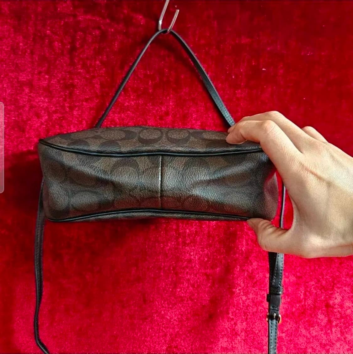 코치(Coach) 시그니쳐 탑핸들 숄더 크로스백 상품이미지3