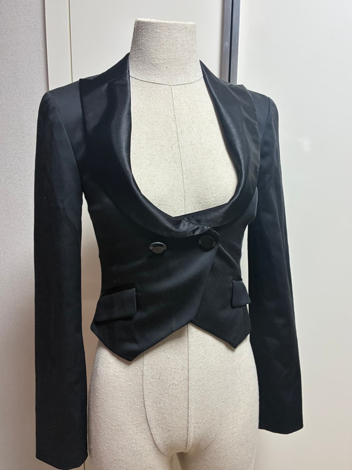 슬림 크롭 블레이저 상품이미지1